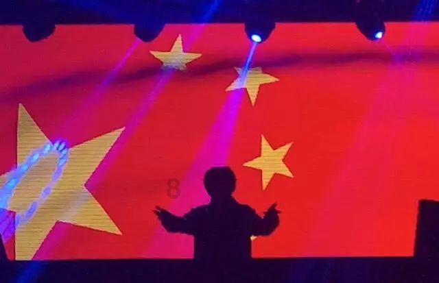 逃出郊外大别墅